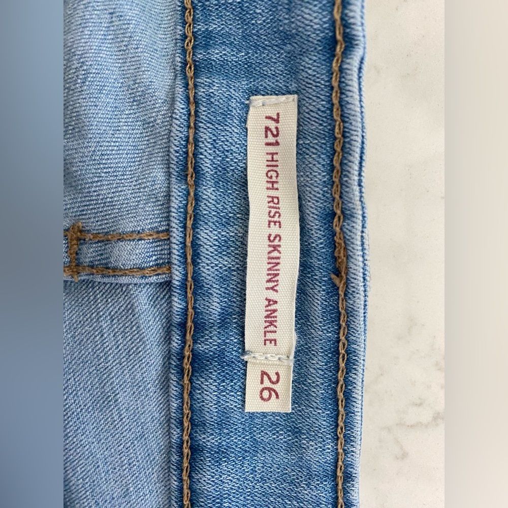 Levi’s 721 High Rise Skinny Ankle Jeans Size 26 - Picture 3 of 4